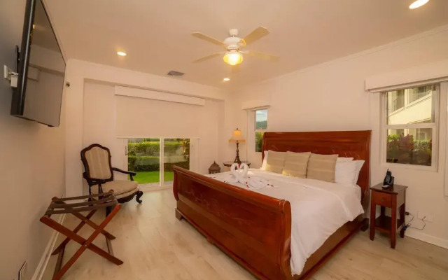Del Mar 4M - 3 bdr 2 Bath Condo