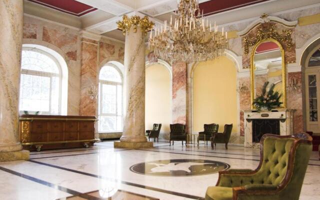 Executive Apartment 2
