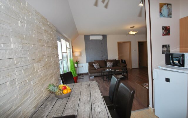Arpad Bridge Apartments