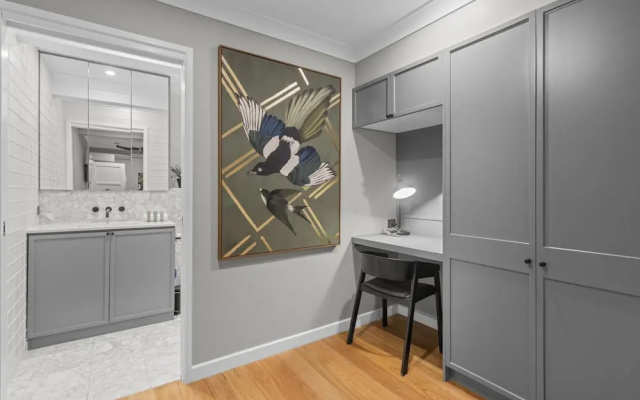 Bright 2-bed New Farm Apartment With Private Patio – Guest Rooms – Brisbane