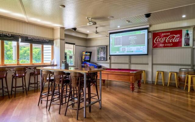 Yandina Hotel