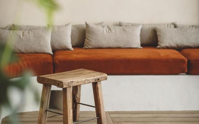 Hoy Paris - Home of YOGA