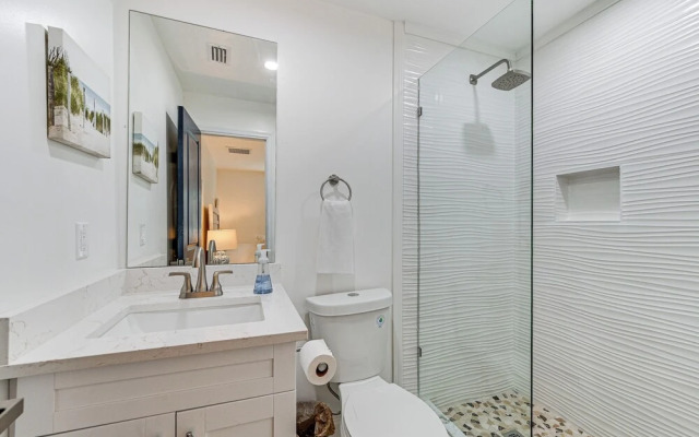 Naples Escape w/ Furnished Patio & Private Pool!
