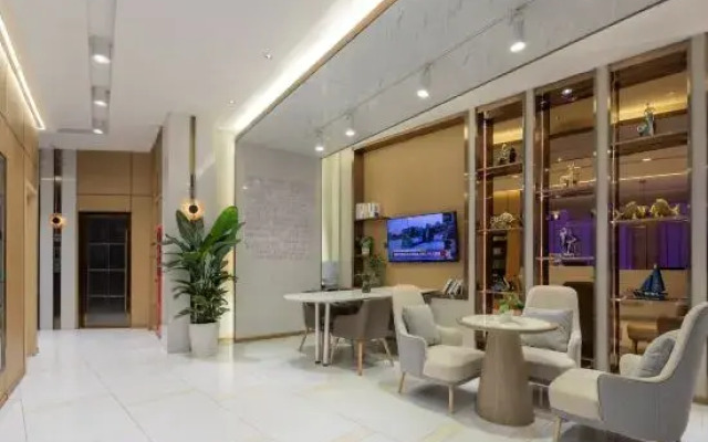 Magnotel Hotel (Ezhou Yintai Baihuo Nanpu Road)