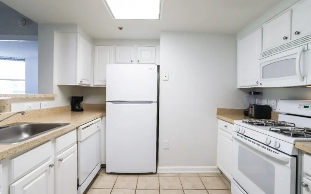 Cozy 2 Bedroom Condo Ballston
