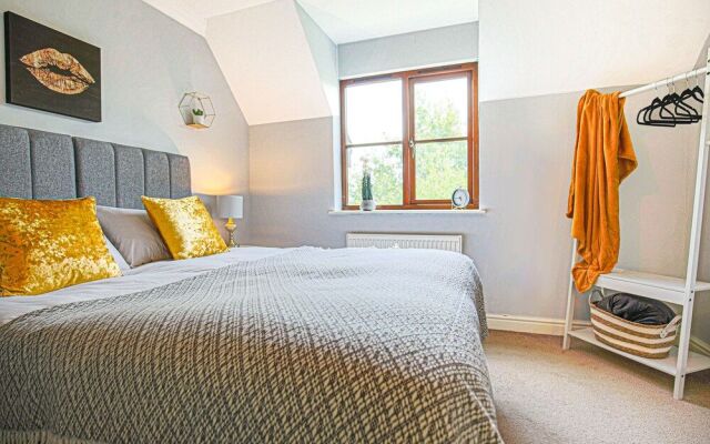 Executive Monkston Apartment