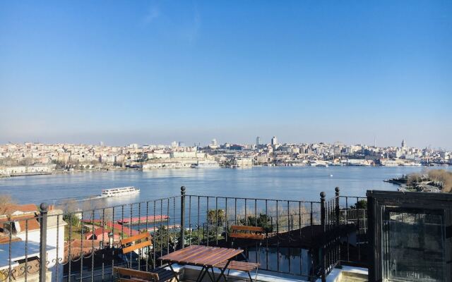 Rooftop Balat Rooms And Apartments