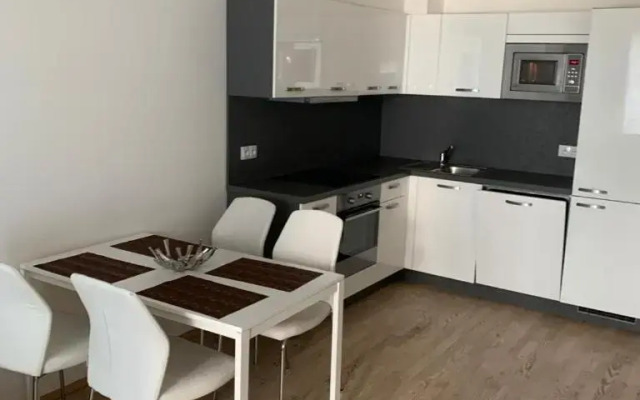 Residence Garden Tower - 8 min do centra, garaz