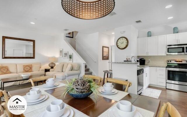 4 Bedroom Lucaya Village Townhouse by RedAwning