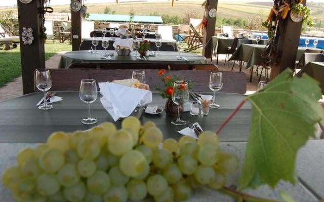 Country Club La Mesteceni