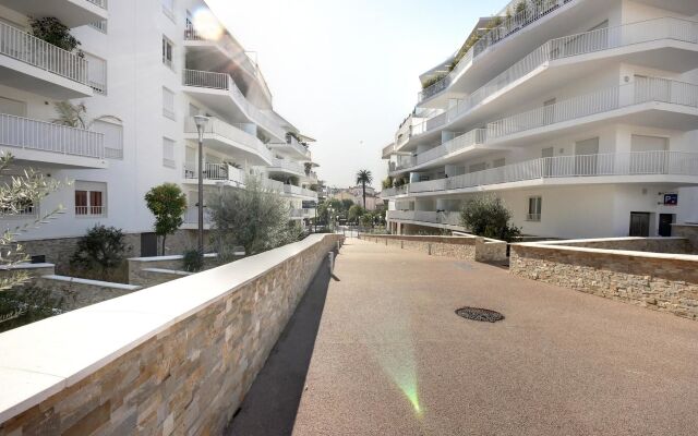 Apartment With 2 Bedrooms in Cannes, With Wonderful City View, Furnish