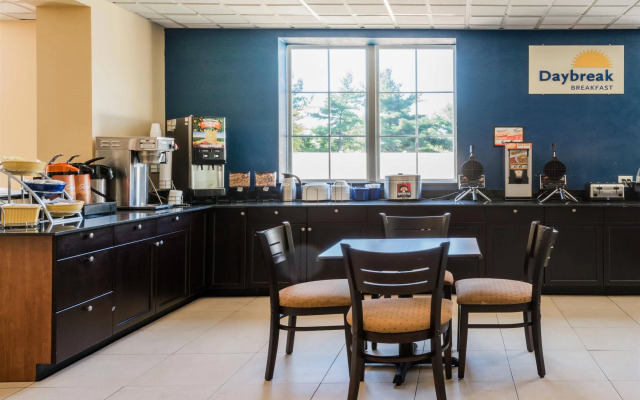 Comfort Inn & Suites Pottstown Eastern Gateway