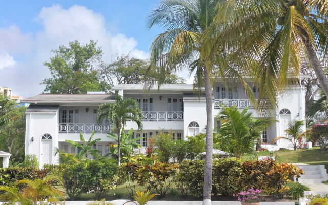 Dickenson Bay Cottages