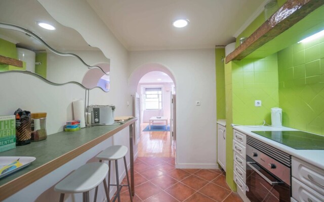 Colorful 1Br Apt - 15 Mins To Castelo De S. Jorge