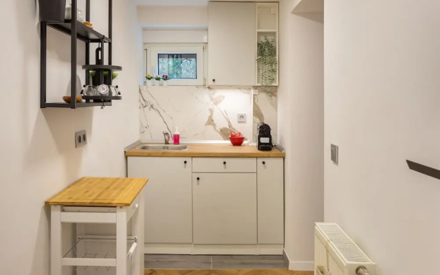 Modern Studio Near British Square