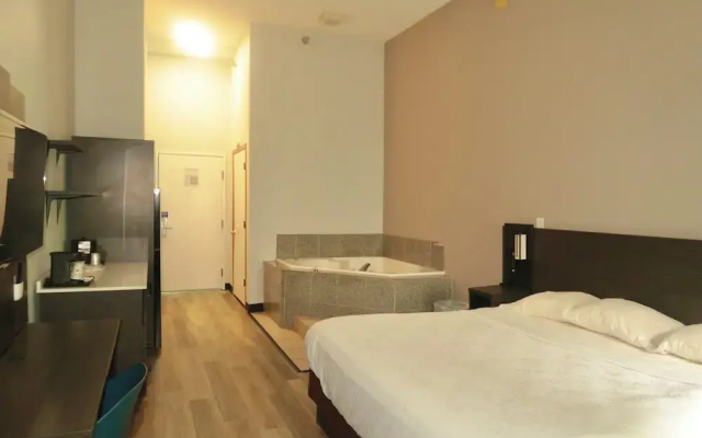 Studio 6 Elkhart, IN- Kitchenette Rooms