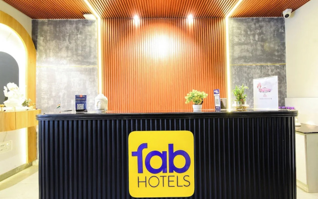Fabhotel White Ridge