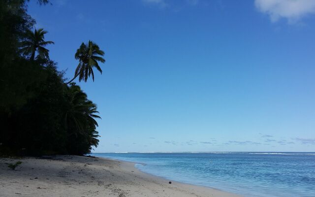 The Black Pearl Beach Side Apartments