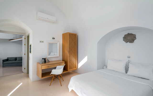 Cliff Side Suites