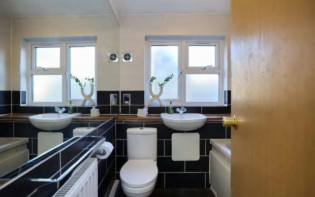 The Kennington Park Retreat - Inviting 2bdr Apartment