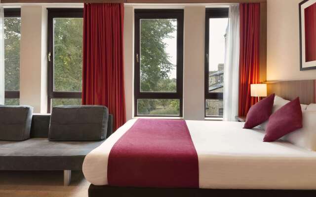 Ramada by Wyndham Hounslow - Heathrow East