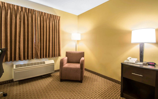 Quality Inn & Suites Sun Prairie Madison East