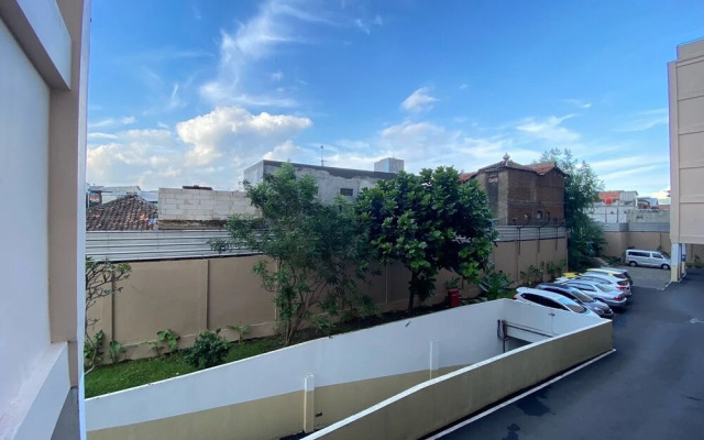 Spacious Studio Room At Sudirman Suites Bandung Apartment
