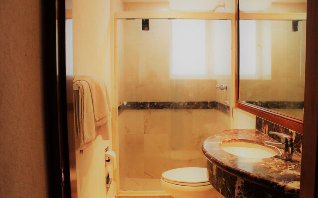 Condesa Suites