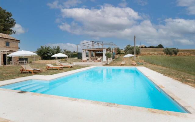 Charm and well-being in a rural setting. Dedicated to all those who seek comfort and style but love-Casa Rurale Botonto