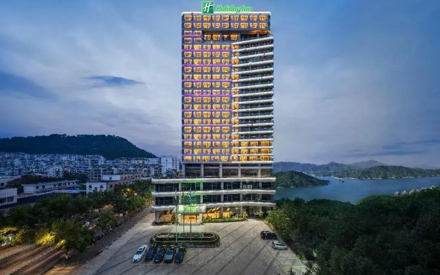 Holiday Inn One Thousand Island Lake by IHG