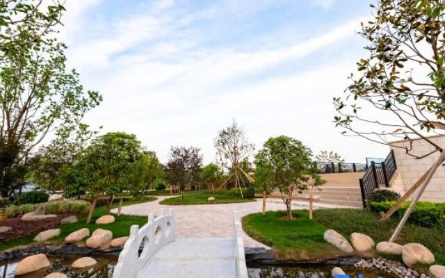 Nanjing Yinglu Hot Spring Resort Homestay Hotel