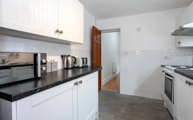 Stay Comfortable-city Centre-spacious 4 Bed House!
