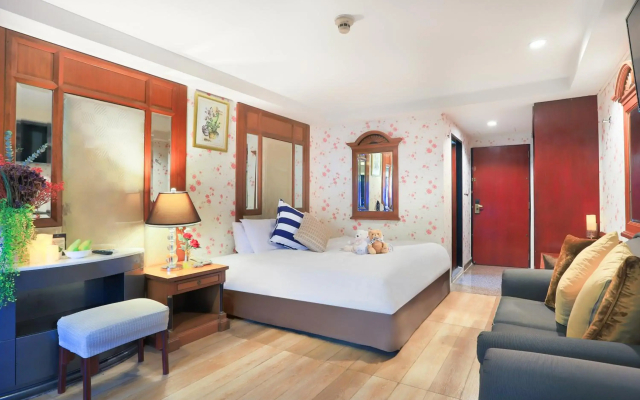 Diamond City Hotel