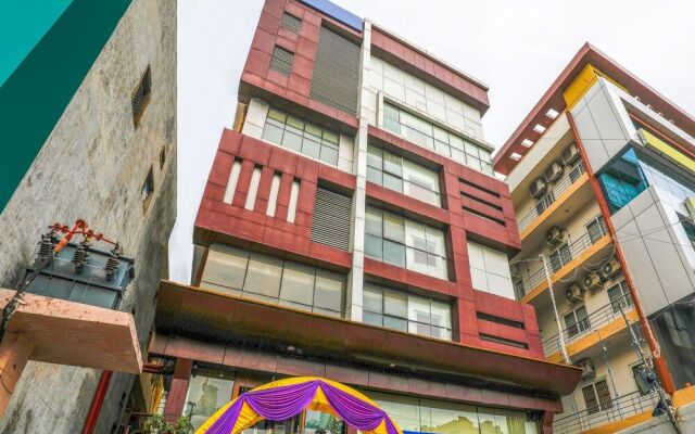 OYO 16930 Madhura Inn