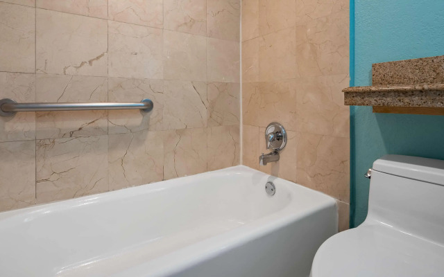 Best Western Plus Oceanside Inn