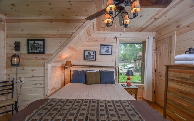 Big Log Lodge 4 Bedroom House