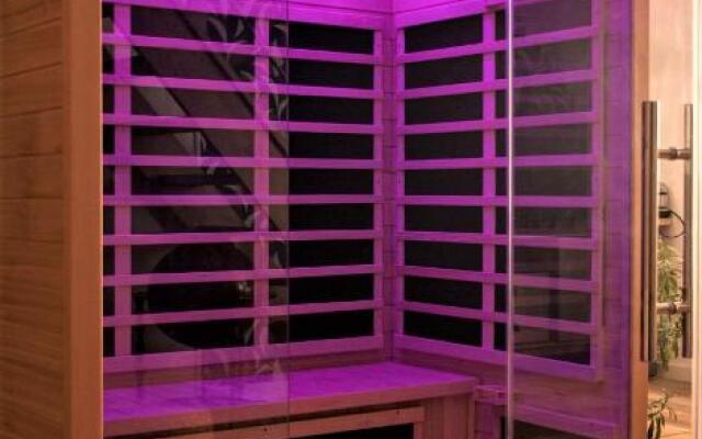 F2 avec sauna, vue d'exception place de la mairie