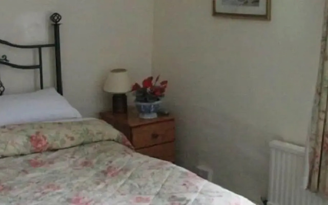 OYO Rose & Crown Hotel