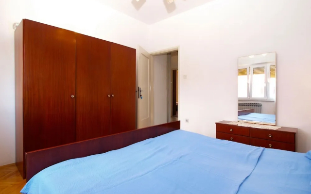 Apartment 1051