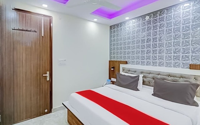 Roomshala 176 Hotel Green Palace