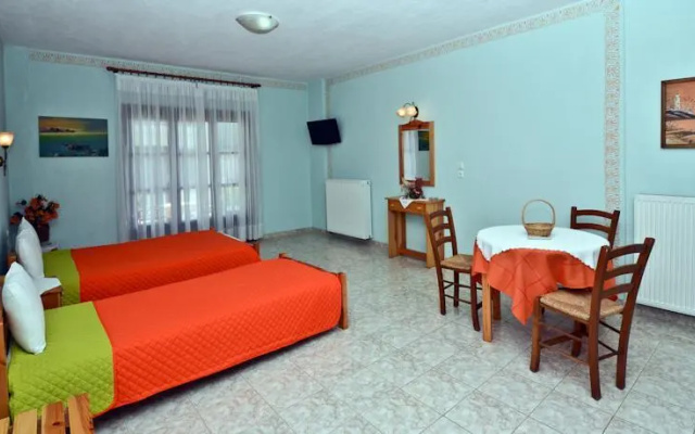 Aris Junior Studio & Apartments
