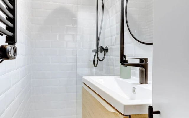 Chic 1BR by Eiffel Tower & Champ de Mars