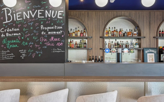 Akena Serris  Val d'Europe