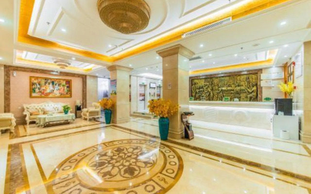 Vienna Hotel (Jieyang Rongcheng Jinxian Gate Tower)