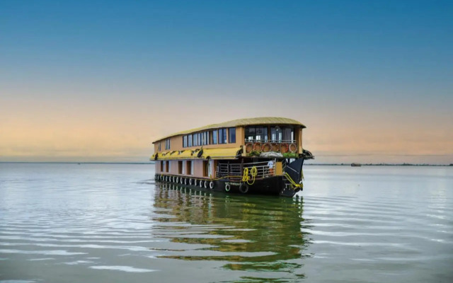 JCT Houseboats