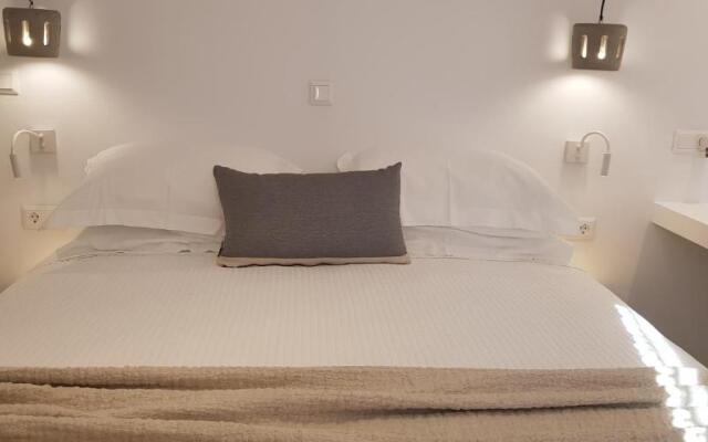Modern House near Parikia with 3 bedrooms & 2 bath