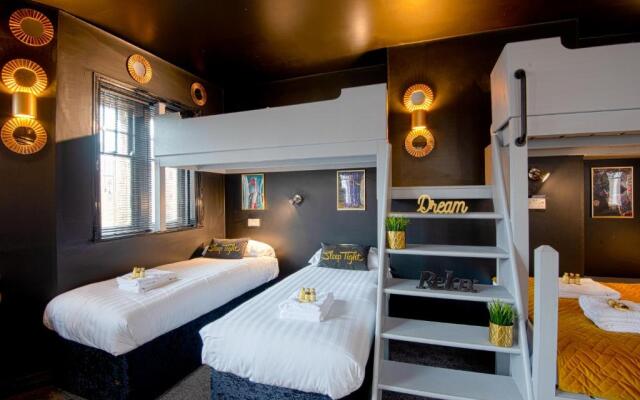 The Lombard House - Sleeps Up To 12