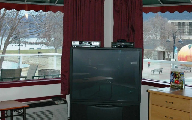 Slumber Lodge