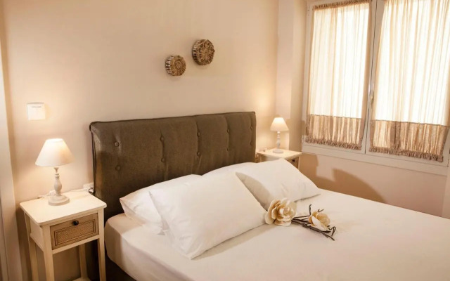 2-spaces comfy Bentzi apartment 7 with balcony in Pagrati