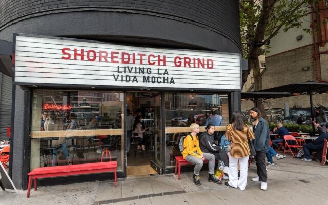 Modern 2bed and Bath W/balcony Flat in Shoreditch